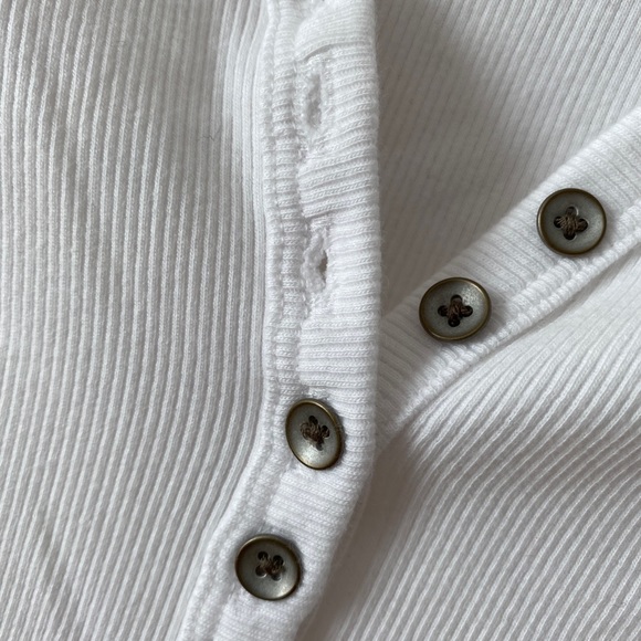 Abercrombie White T-Shirt Bodysuit - Picture 2 of 3